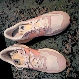 Brand new New Balance shoes women’s 10